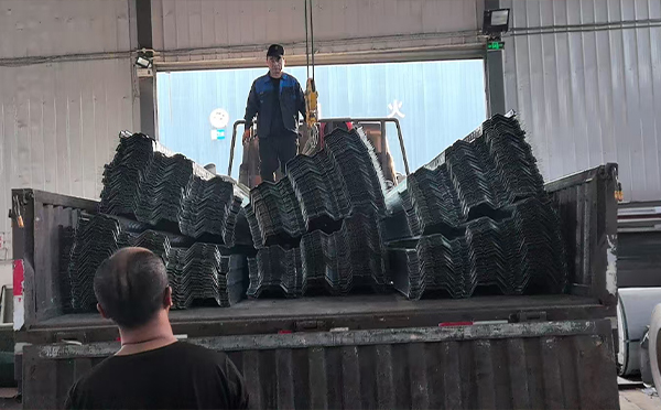 甘德楼承板安装前准备:钢筋桁架甘德楼承板施工要点 楼承板安装前准备:钢筋桁架甘德楼承板施工要点