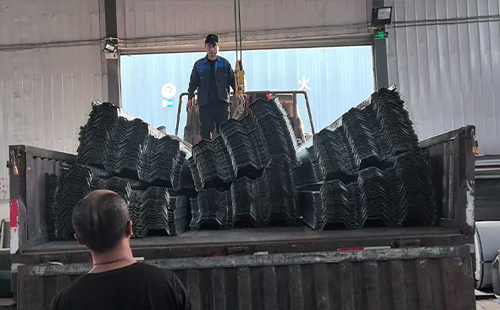 闭口楼承板耐火时限实测：大跨度怎样选甘德楼承板